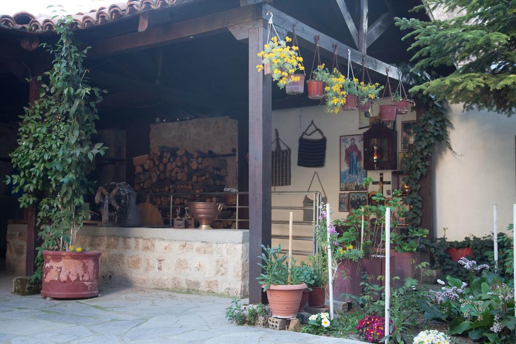 埃泽萨 海格亚替宾馆酒店 外观 照片